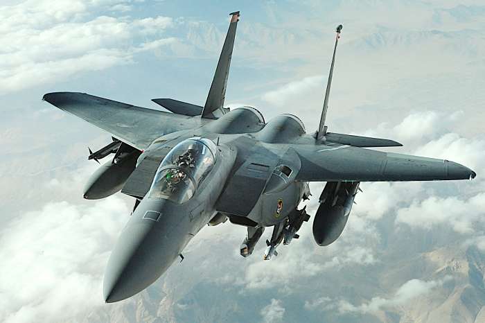 Na cistery zaútočil F-15 Strike Eagle.
