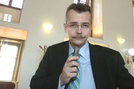 Jaroslav Tvrdík je pravou rukou Jiřího Paroubka.