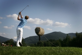 Golf prod&aacute;v&aacute; byty (z&aacute;běr z Čeladn&eacute;).