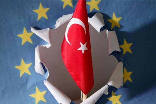 Turci a původem turečtí politici v EU (ilustrace). Turci a původem turečtí politici v EU (ilustrace).