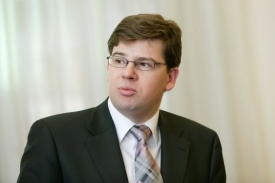 Podle exministra Jiř&iacute;ho Posp&iacute;&scaron;ila (ODS) může za dluhy p&aacute;d vl&aacute;dy.