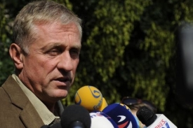 Mirek Topol&aacute;nek navrhne dohodu stran o podpoře &uacute;sporn&yacute;ch opatřen&iacute;.