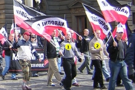 Pod č&iacute;slem jedna Ivo M&uuml;ller na demonstraci N&aacute;rodn&iacute;ho odporu v Praze.
