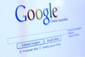 Internetov&eacute; vyhled&aacute;v&aacute;n&iacute; ovl&aacute;d&aacute; v Česku Google.