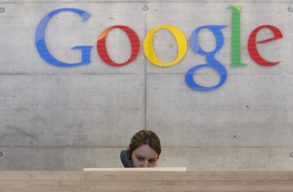 Google ovládá třetinu trhu internetového vyhledávání. Google ovládá třetinu trhu internetového vyhledávání.