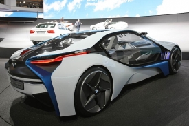 BMW Vision m&aacute; n&iacute;zkou spotřebu, ale hlavně design supersportu.