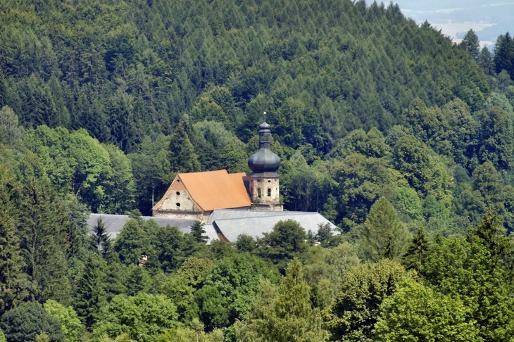 Klášter.