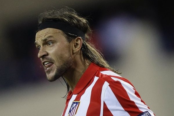 Fotbalový obránce Tomáš Ujfaluši v dresu Atlética Madrid. Fotbalový obránce Tomáš Ujfaluši v dresu Atlética Madrid.