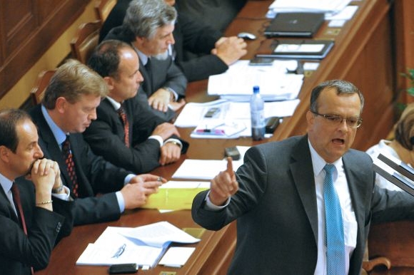 Kalousek si rád vyměňuje názory s Davidem Rathem. Kalousek si rád vyměňuje názory s Davidem Rathem.