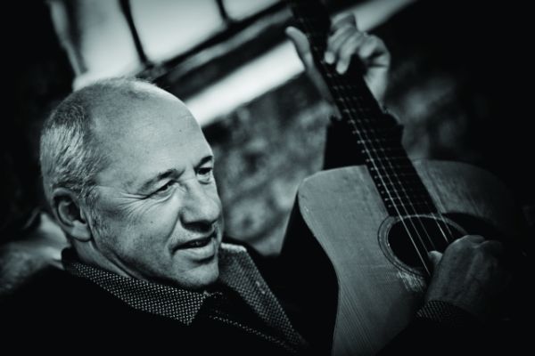 Mark Knopfler se vrací s novým albem do dětství. Mark Knopfler se vrací s novým albem do dětství.