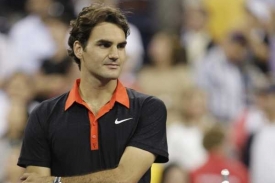 Roger Federer se na kurty vr&aacute;t&iacute; až v listopadu.