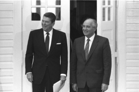 Gorbačov s Reaganem nečekaně vilu Höfdi proslavili.