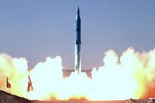 Íránský režim průběžné zkouší rakety krátkého, středního i dlouhého 