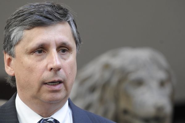 Vláda bude podle slov Fischera ještě jednat se zástupci pedagogů.