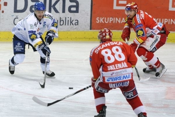 Vítkovice dokázaly v 9. kole extraligy porazit Slavii. Vítkovice dokázaly v 9. kole extraligy porazit Slavii.