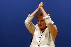 Předpoklady se splnily. Ve volb&aacute;ch triumfuje Merkelov&aacute;.