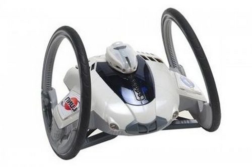 Robůtka lze ovládat jako RC model, ale má i velkou dávku autonomie. Robůtka lze ovládat jako RC model, ale má i velkou dávku autonomie.