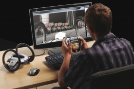 Robot může vyrazit i do virtu&aacute;ln&iacute;ho prostřed&iacute; on-line her.