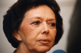 Jiřina Jir&aacute;skov&aacute; lež&iacute; v nemocnici.