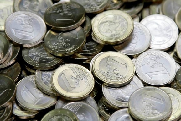 Důvěra podnikatelů a spotřebitelů v ekonomiku EU roste šestý měsíc.