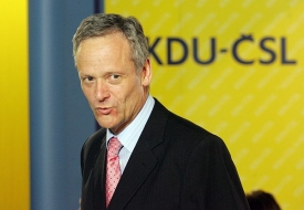 Cyril Svoboda je radik&aacute;ln&iacute; l&iacute;dr. Chce kompletn&iacute; lidoveck&yacute; klub.