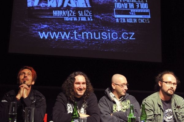 Fanoušci si album koupí za cenu, kterou si sami určí. 