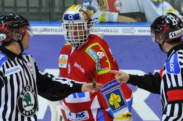 Dominik Hašek na Slavii nezazářil, ani nevyhořel. Odvedl standard. Dominik Hašek na Slavii nezazářil, ani nevyhořel. Odvedl standard.