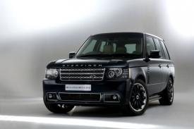 Range Rover je pro mnohé nepřítele velkých výkonných terénních aut jen těžko akceptovatelný. Co teprve tato upravená verze, se zbraněmi a alkoholem na palubě...