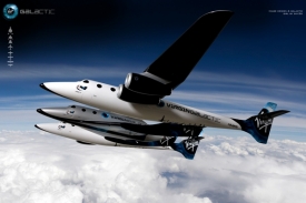 Letoun Eve se zavě&scaron;en&yacute;m raketopl&aacute;nem SpaceShipTwo.