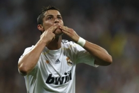 Ronaldo opět ř&aacute;dil. Dal dva g&oacute;ly a zař&iacute;dil penaltu.