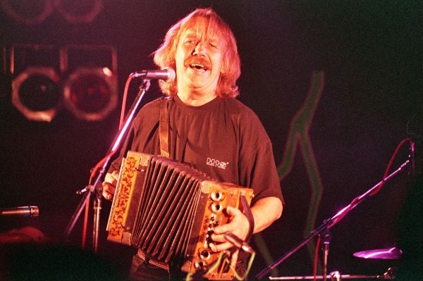 Jarek Nohavica se chystá na turné po západní Evropě. Jarek Nohavica se chystá na turné po západní Evropě.