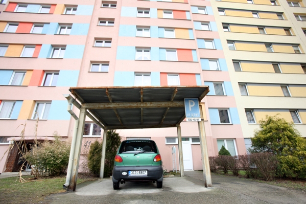 Sněmovna podpořila komunistický návrh na výhodnější bydlení pro mladé. Sněmovna podpořila komunistický návrh na výhodnější bydlení pro mladé.