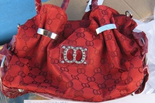 Zadržené kabelky s ochrannou známkou GUCCI. Zadržené kabelky s ochrannou známkou GUCCI.
