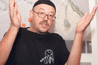 Martin Roubík byl spoluzakladatelem ateliéru Snohetta. Martin Roubík byl spoluzakladatelem ateliéru Snohetta.