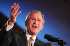 George W. Bush je terčem demokratů i republik&aacute;nů.