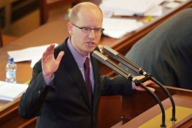 Nem&eacute;ně dobře je na tom v oč&iacute;ch voličů Bohuslav Sobotka.