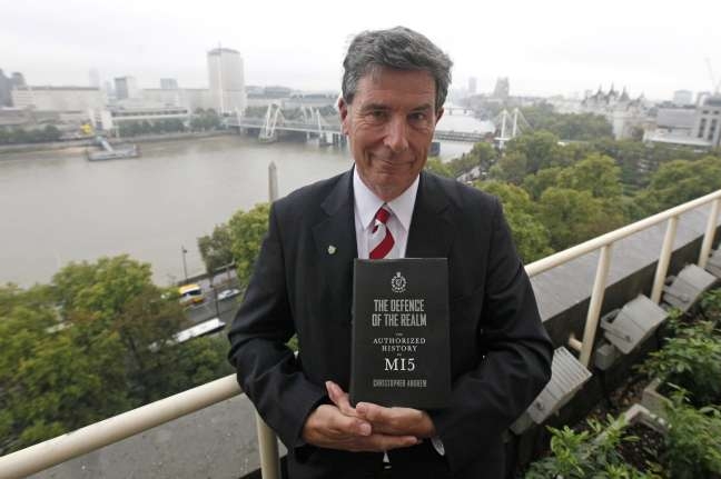 Historik Andrew s knihou o MI5. 