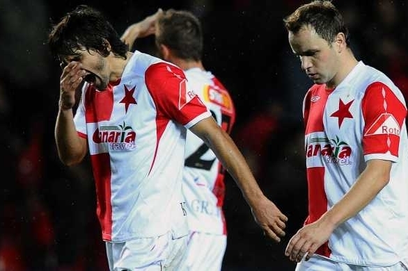 Zklamaní slávisté Matej Krajčík (vlevo) a Zdeněk Šenkeřík. Zklamaní slávisté Matej Krajčík (vlevo) a Zdeněk Šenkeřík.