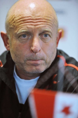 Karel Jarol&iacute;m, tren&eacute;r fotbalistů Slavie.