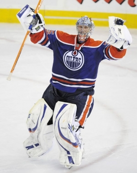 Nikolaj Chabibulin byl tentokr&aacute;t hrdinou Edmontonu.