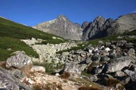 Vysok&eacute; Tatry nav&scaron;t&iacute;vilo letos m&eacute;ně turistů.