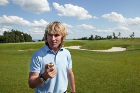 Pavel Nedvěd si už&iacute;v&aacute; fotbalov&yacute; důchod.