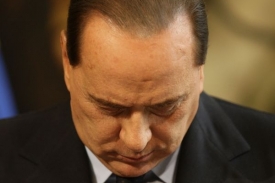 Berlusconi při&scaron;el o imunitu. Už může b&yacute;t st&iacute;h&aacute;n.