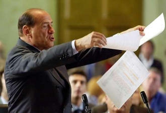 Berlusconi u soudu v Mil&aacute;ně (z&aacute;ř&iacute; 09).