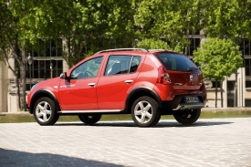 Dacia Sandero Stepway má o 2 cm vyšší podvozek než běžné Sandero.