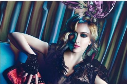 Madonna pozuje pro aktuální kampaň firmy Vuiton. 