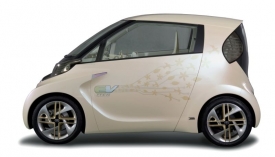 Koncept FT-EV II je o pětadvacet centimetrů krat&scaron;&iacute; než Toyota iQ, přesto se do něj vejdou čtyři pasaž&eacute;ři.