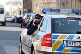 Policista s kamerou se trestu zřejmě bát nemusí. (Ilustrační foto)