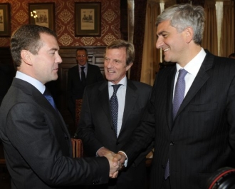 Bernard Kouchner a ministr obrany Morin u rusk&eacute;ho prezidenta.