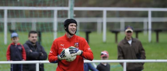 Gólman Petr Čech při nedělním tréninku fotbalové reprezentace.